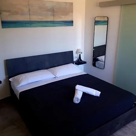 Un Passo Dal Mare Marina 新萨尔沃