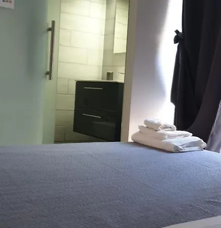 Un Passo Dal Mare Marina Bed & Breakfast *