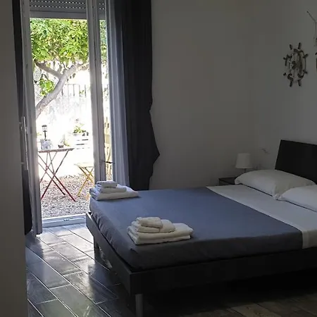 Frühstückspension Un Passo Dal Mare Marina 3*