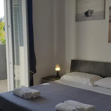 Un Passo Dal Mare Marina Bed & Breakfast