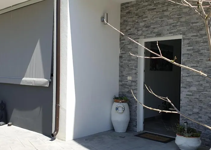 Un Passo Dal Mare Marina